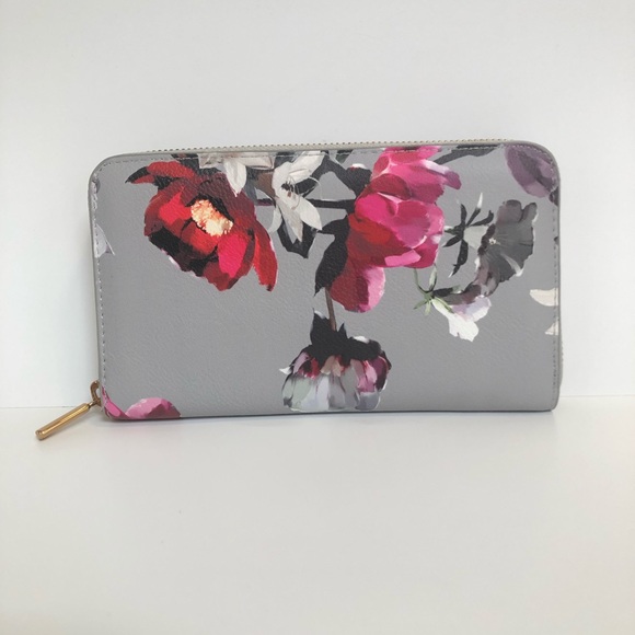 Love & Lore Handbags - 💐HOST PICK💐LOVE & LORE 💐Floral Wallet